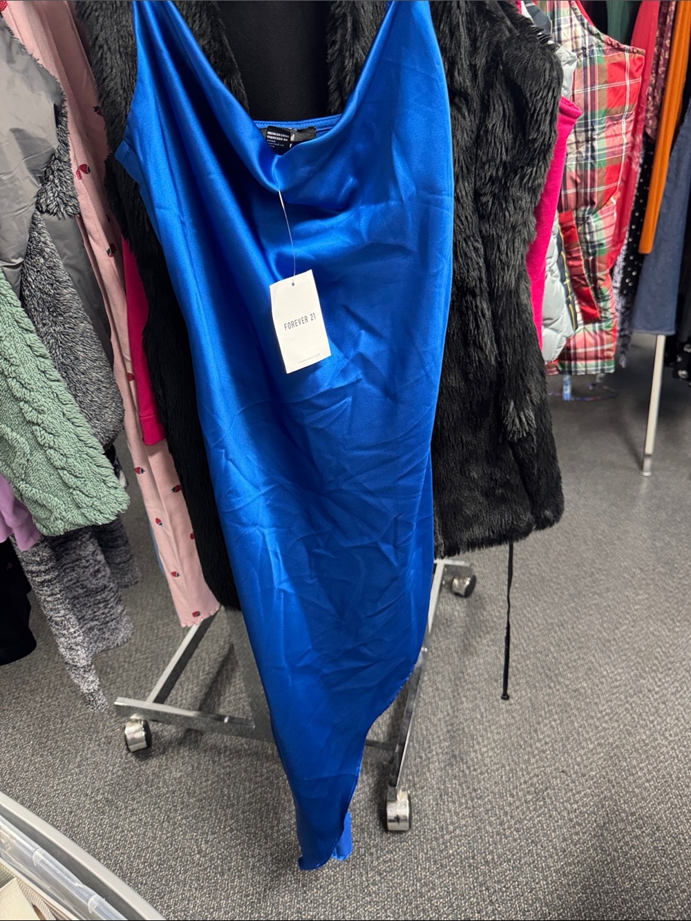 Forever 21 asymmetrical satin dress S // 092367
